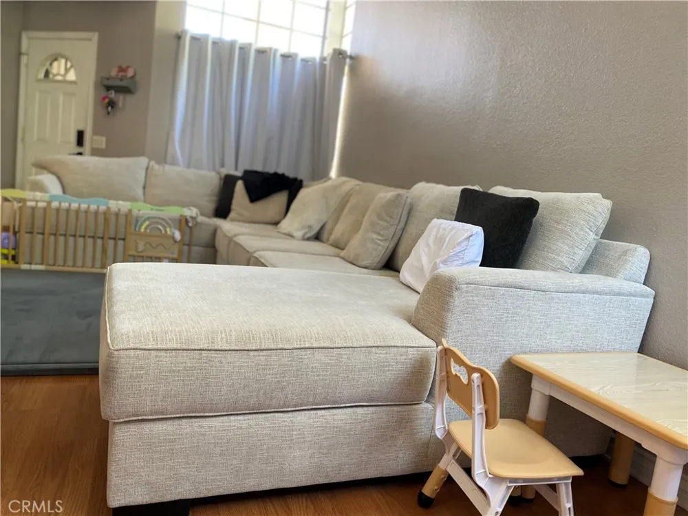 11753 Malagon Fontana, CA 92337