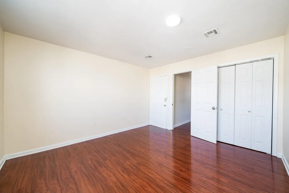 10 WEST 21ST ST Bayonne, NJ 07002