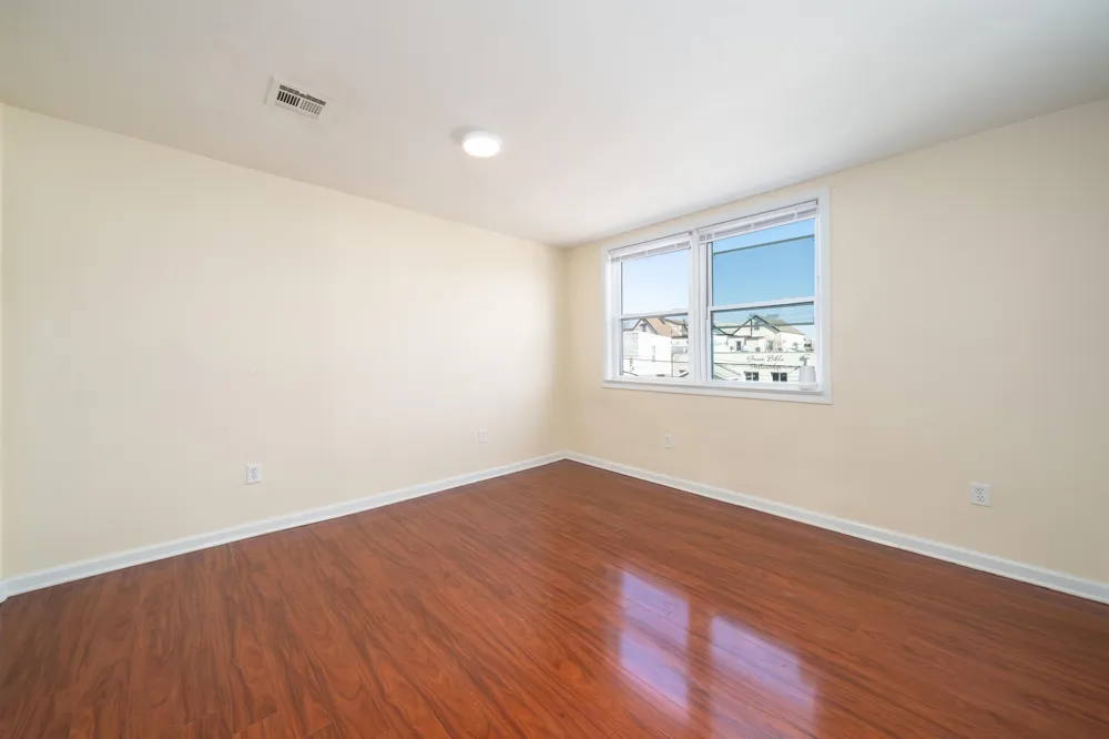 10 WEST 21ST ST Bayonne, NJ 07002