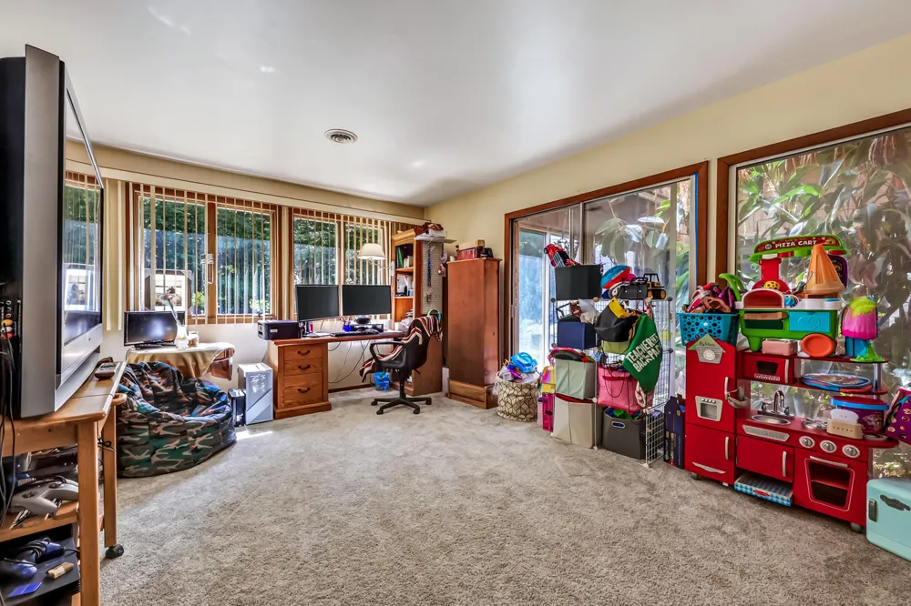8183 W Cleveland Road Claybanks Township, MI 49446