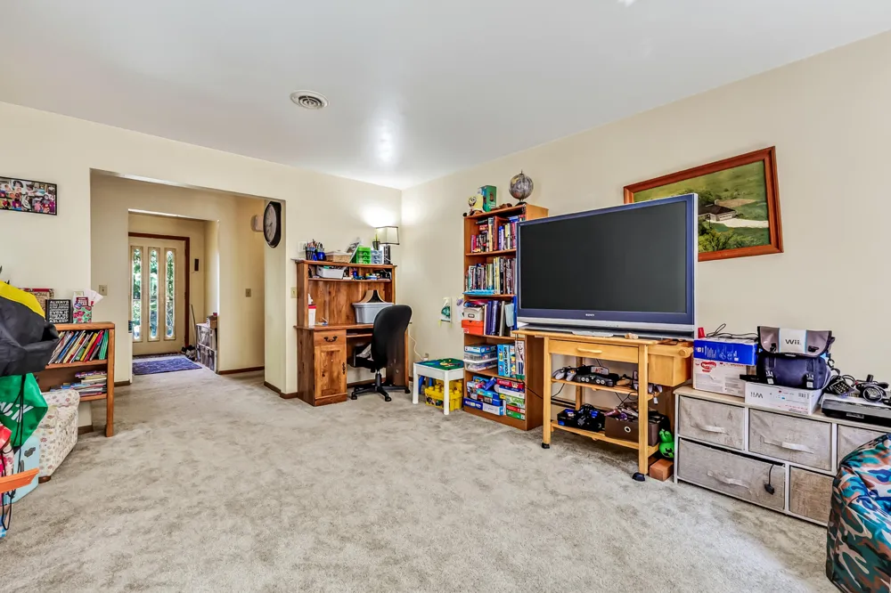 8183 W Cleveland Road Claybanks Township, MI 49446