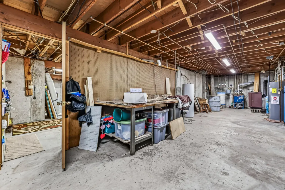 8183 W Cleveland Road Claybanks Township, MI 49446