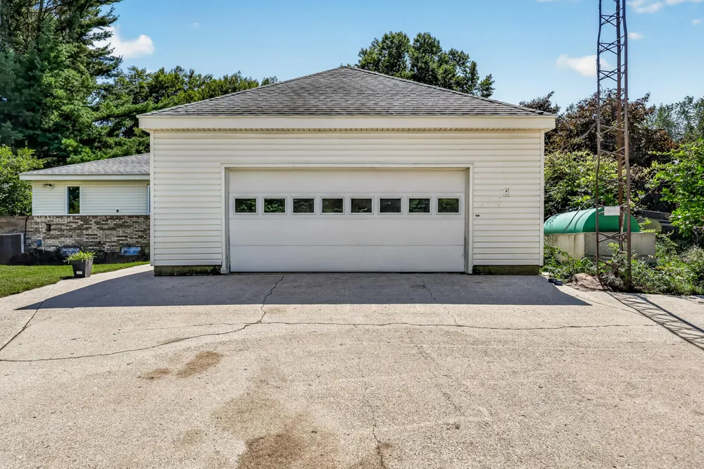 8183 W Cleveland Road Claybanks Township, MI 49446