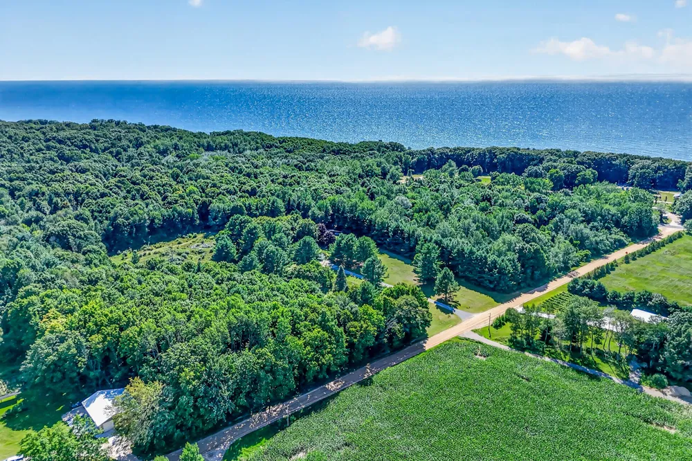 8183 W Cleveland Road Claybanks Township, MI 49446