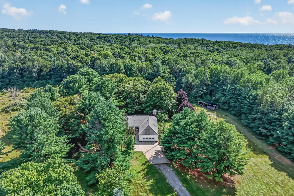 8183 W Cleveland Road Claybanks Township, MI 49446