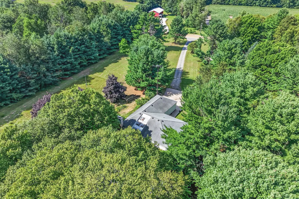 8183 W Cleveland Road Claybanks Township, MI 49446