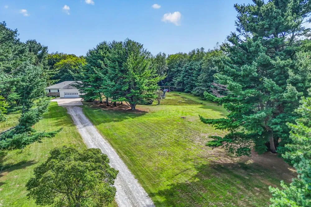 8183 W Cleveland Road Claybanks Township, MI 49446