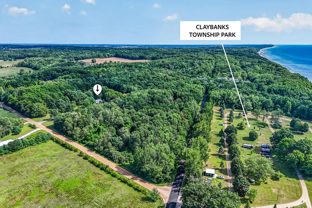 8183 W Cleveland Road Claybanks Township, MI 49446