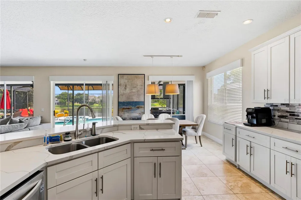 10355 EMERALD WOODS AVENUE Orlando, FL 32836