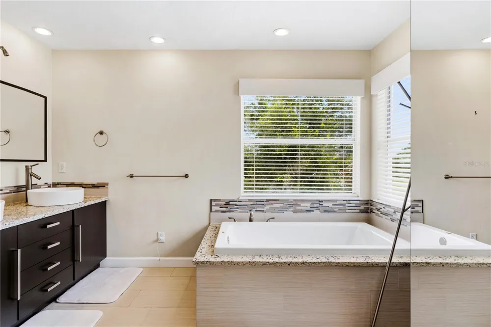 10355 EMERALD WOODS AVENUE Orlando, FL 32836