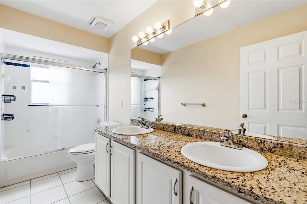 10355 EMERALD WOODS AVENUE Orlando, FL 32836