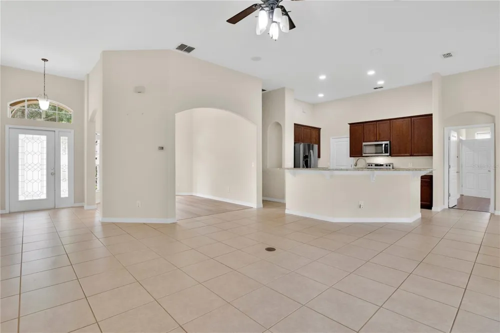253 BEACON POINTE DRIVE Ocoee, FL 34761