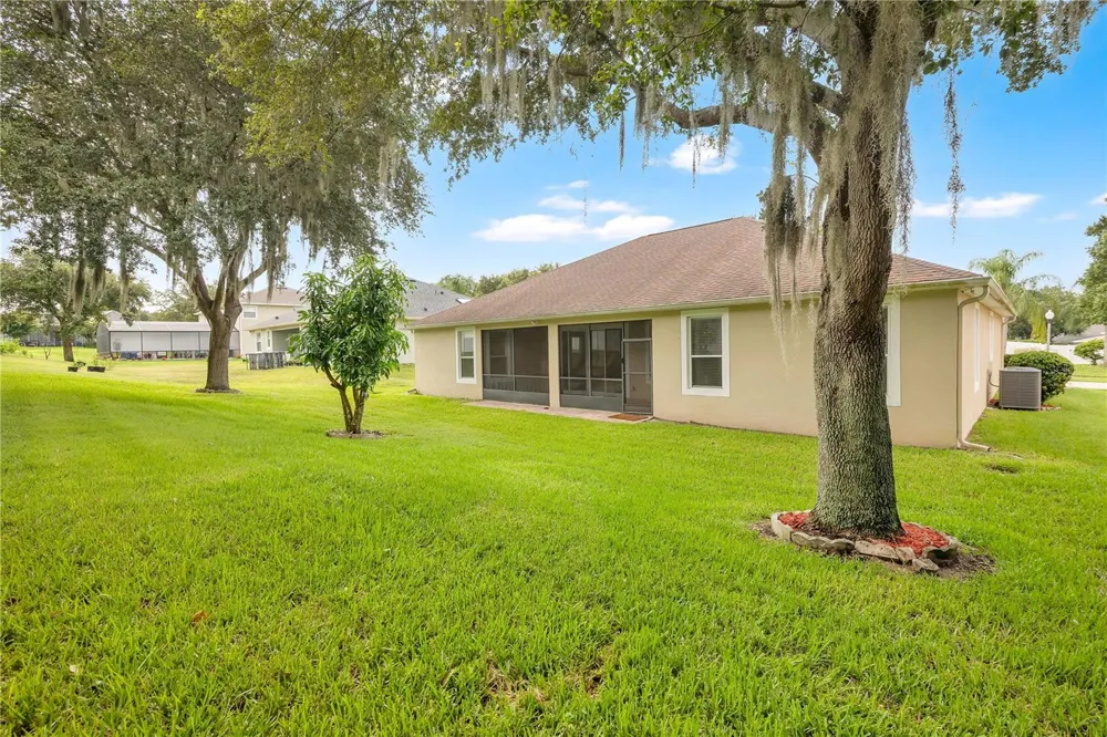 253 BEACON POINTE DRIVE Ocoee, FL 34761