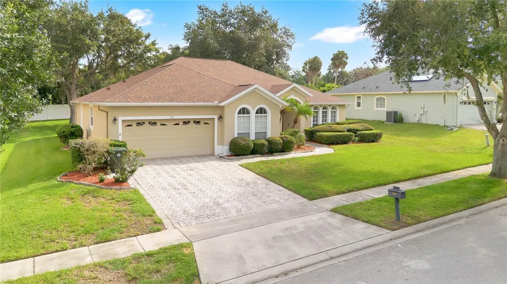 253 BEACON POINTE DRIVE Ocoee, FL 34761