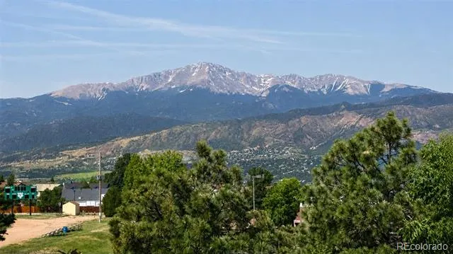 2830 Bethune Court Colorado Springs, CO 80920