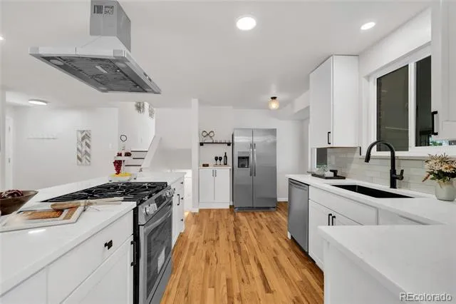 1569 S Lee Street Lakewood, CO 80232