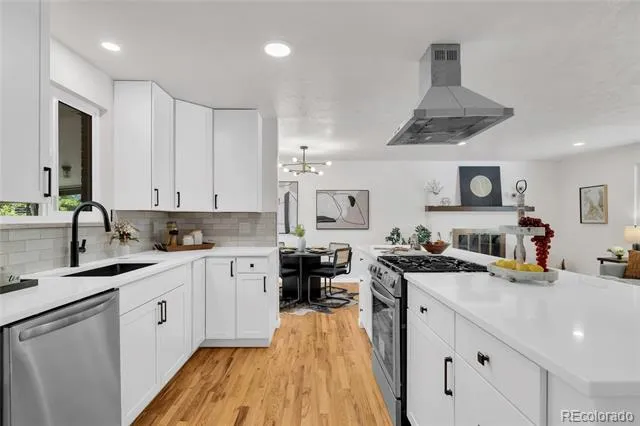1569 S Lee Street Lakewood, CO 80232
