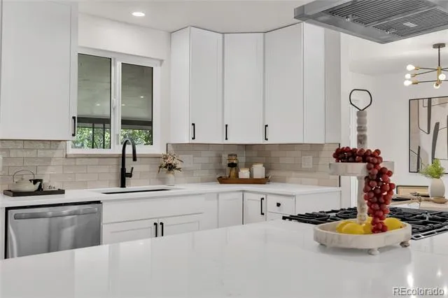 1569 S Lee Street Lakewood, CO 80232