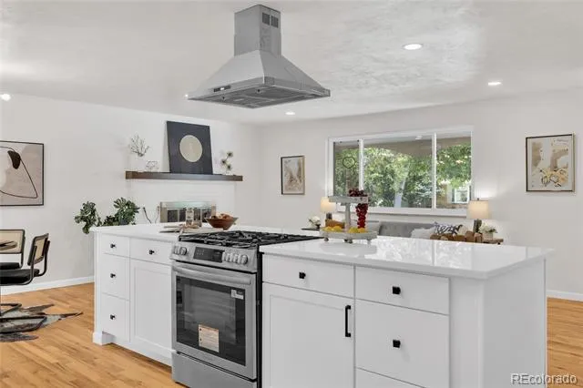 1569 S Lee Street Lakewood, CO 80232