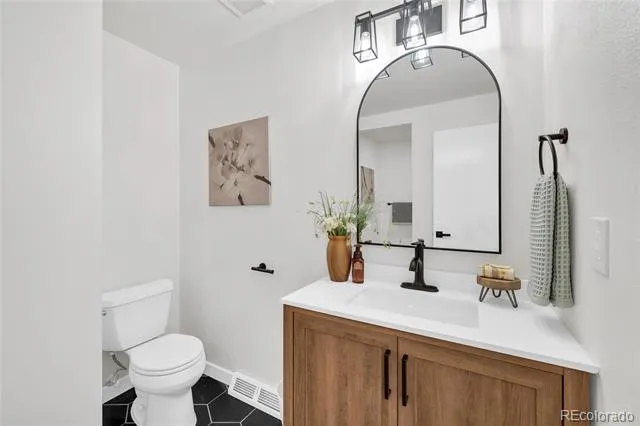 1569 S Lee Street Lakewood, CO 80232