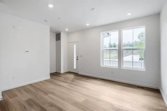 7675 S Mobile Way Centennial, CO 80016
