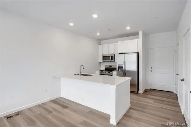 7675 S Mobile Way Centennial, CO 80016