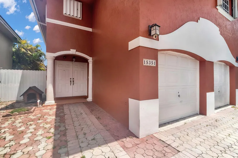 15351 SW 40TH TERRACE Miami, FL 33185