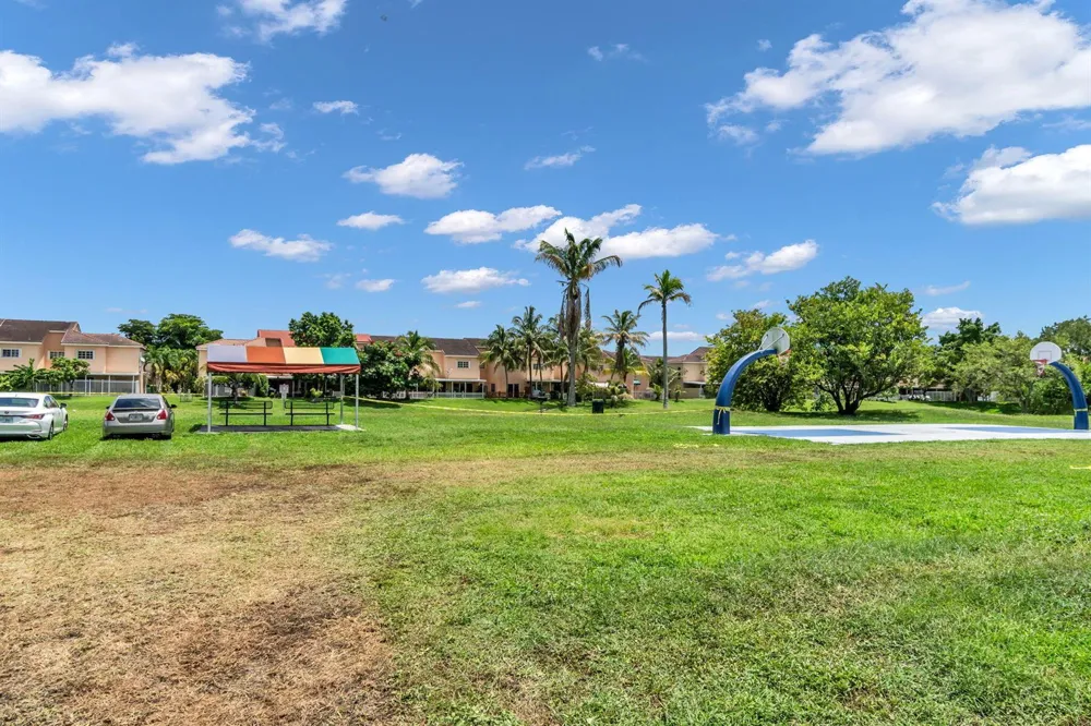 15351 SW 40TH TERRACE Miami, FL 33185