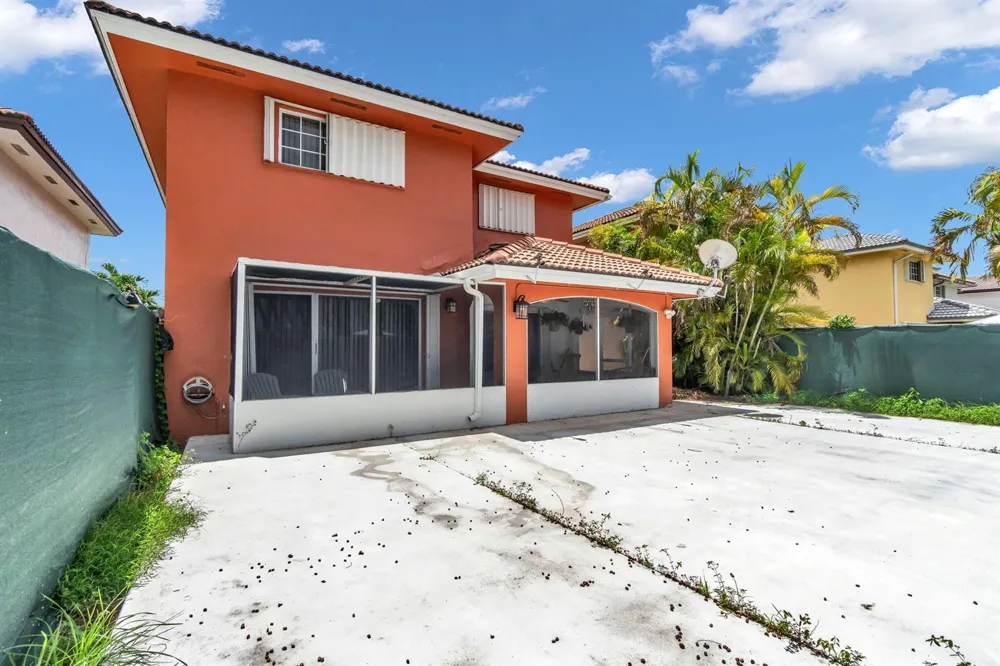 15351 SW 40TH TERRACE Miami, FL 33185