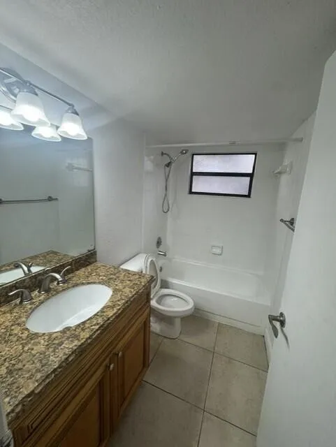 1495 LAKE CRYSTAL DRIVE #G West Palm Beach, FL 33411