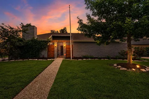 1022 Apache Falls Drive