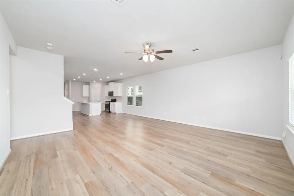 910 Modesto Drive Rosharon, TX 77583