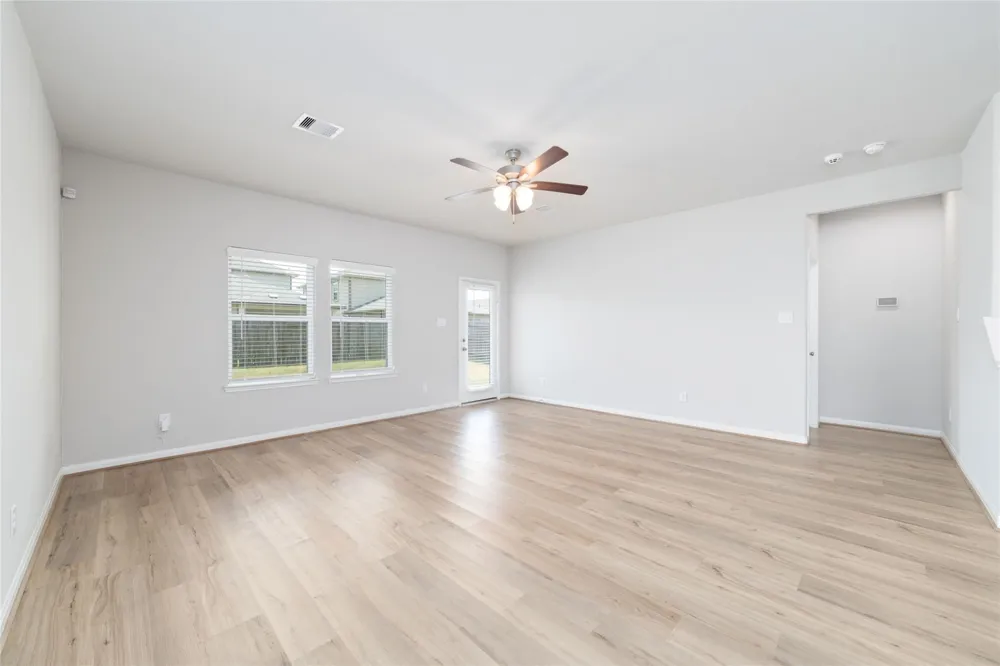 910 Modesto Drive Rosharon, TX 77583