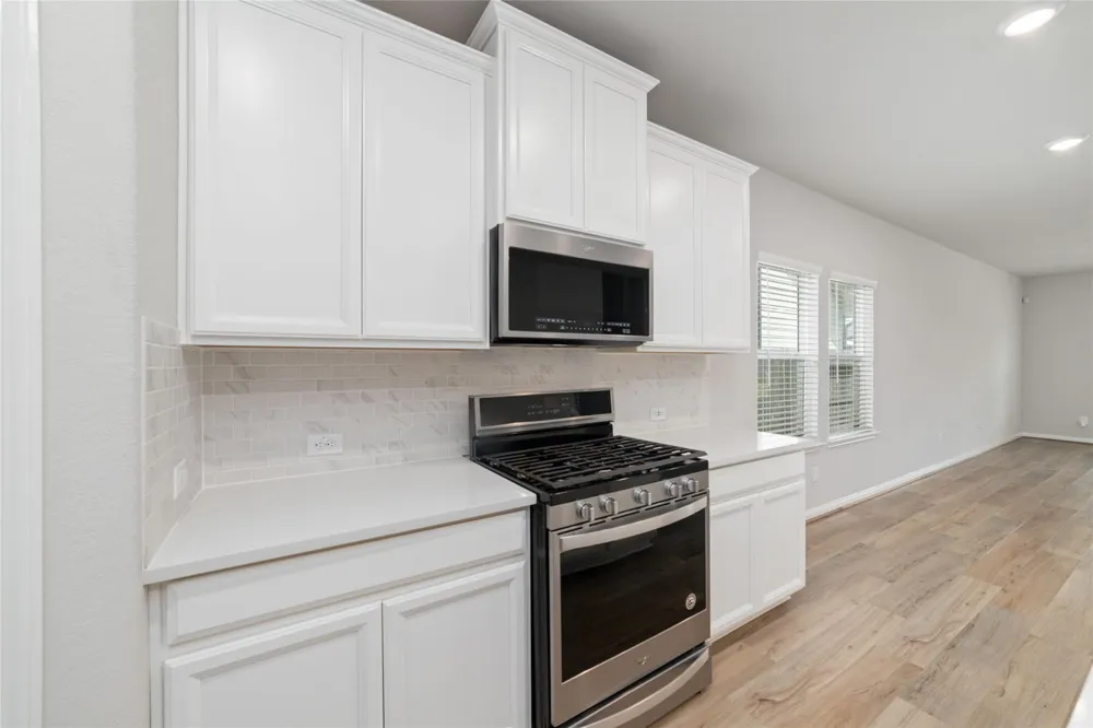 910 Modesto Drive Rosharon, TX 77583