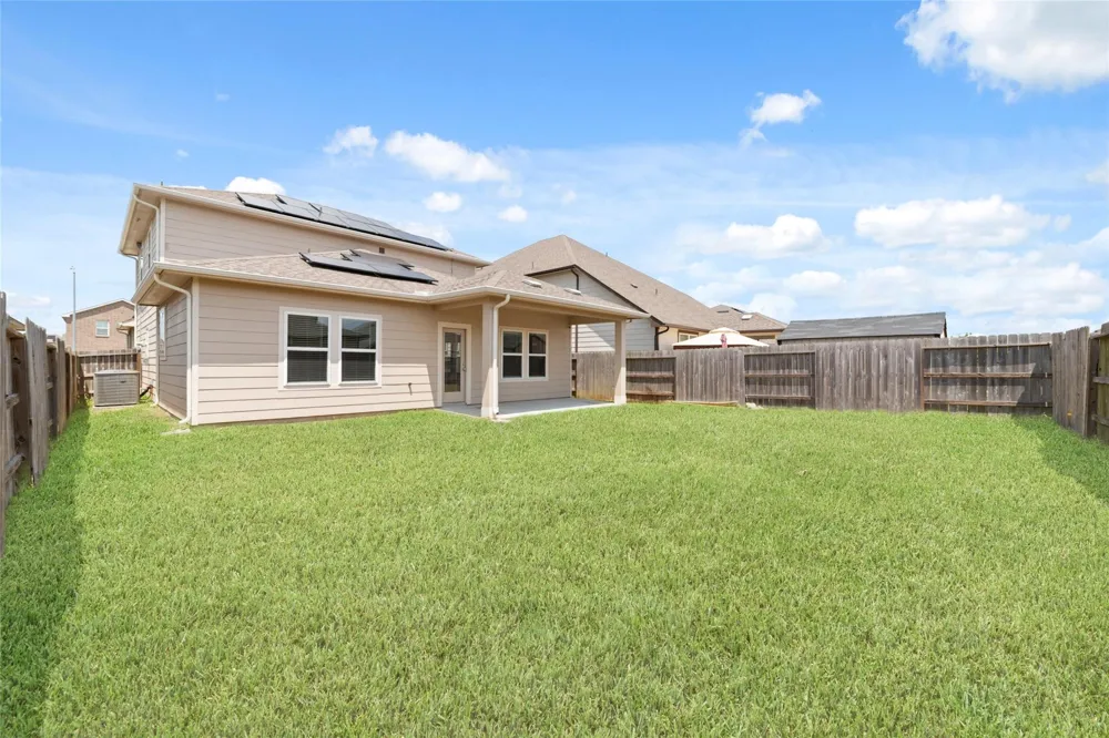 910 Modesto Drive Rosharon, TX 77583