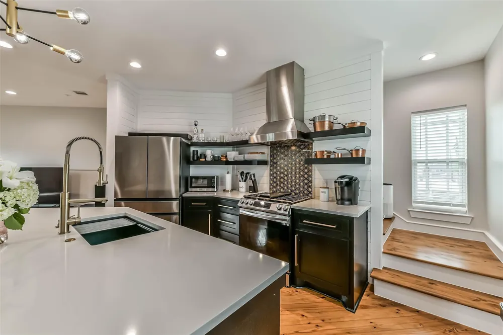 1716 23rd Street #D Galveston, TX 77550