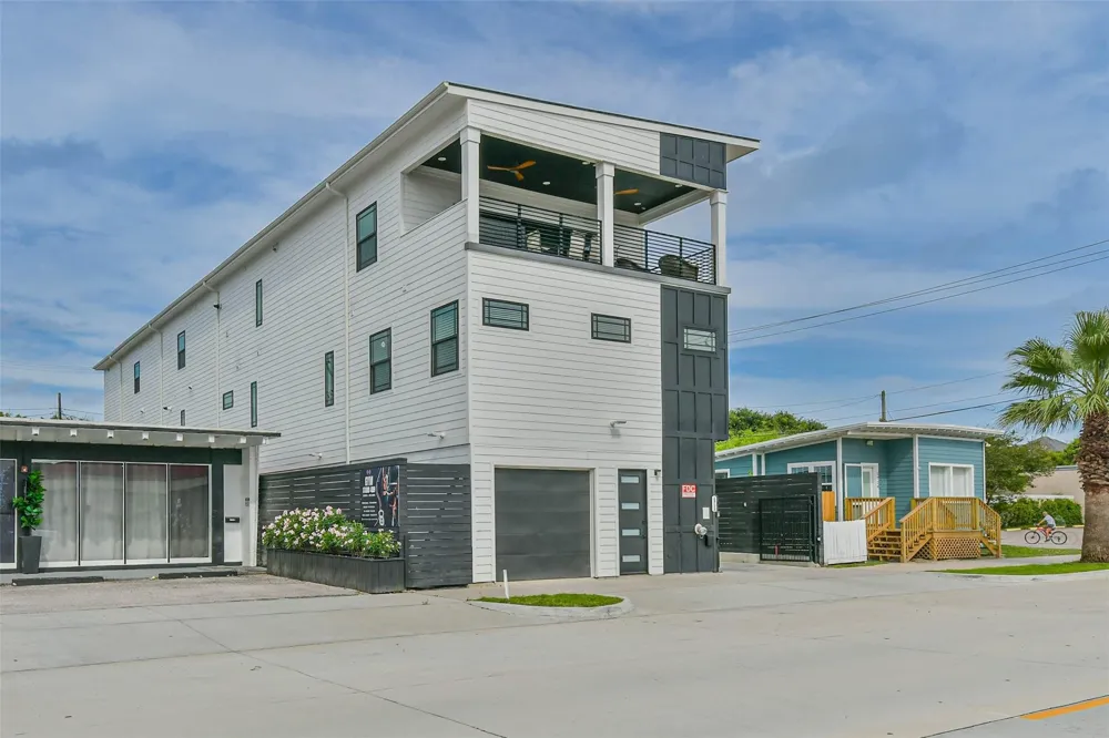 1716 23rd Street #D Galveston, TX 77550