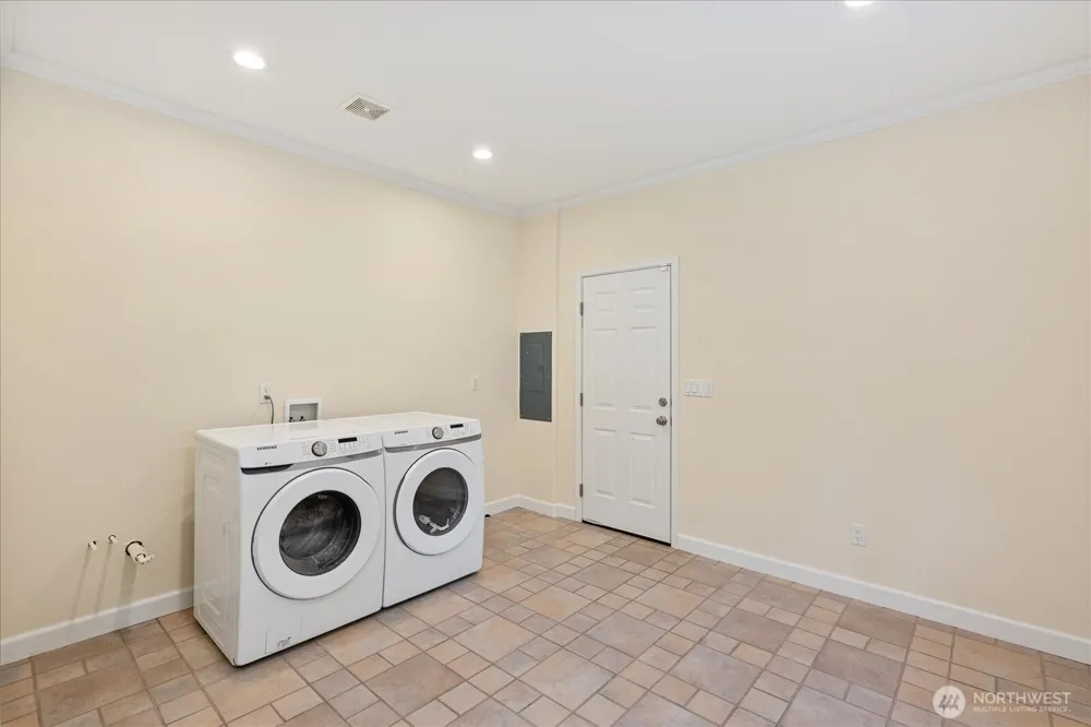 21810 57th Avenue SE Woodinville, WA 98072