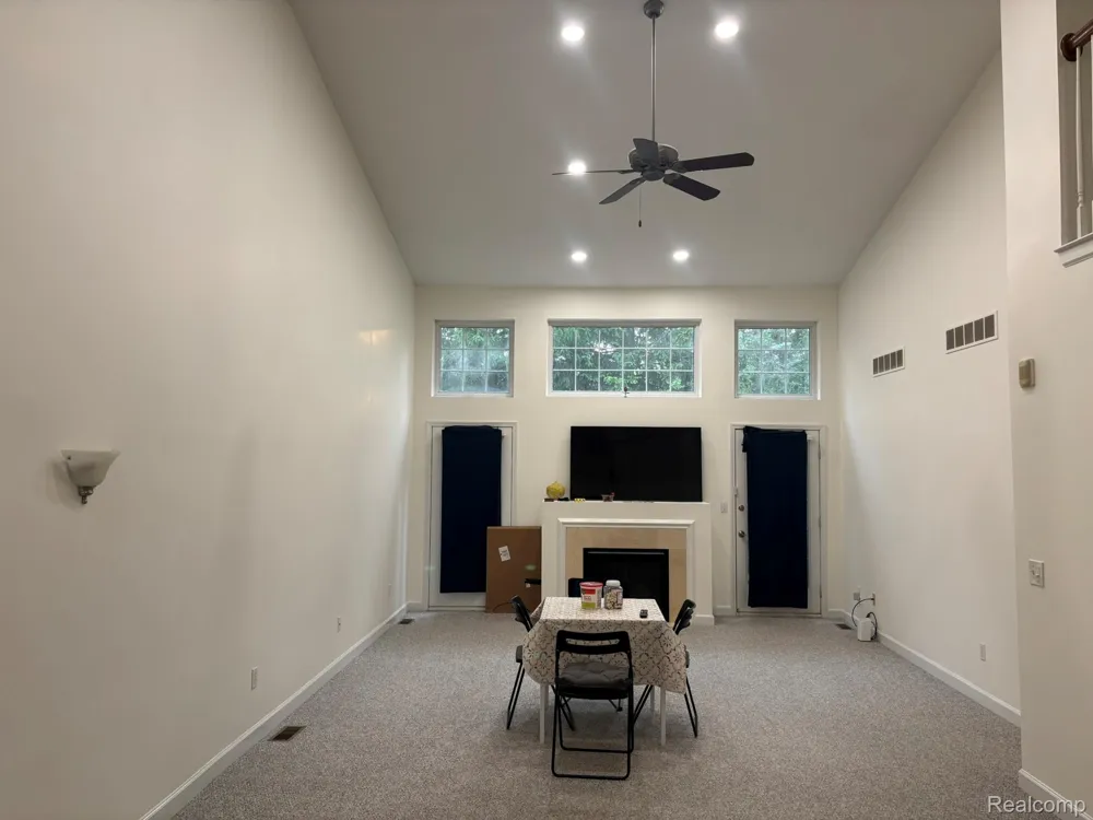 44700 Heather Lane #19 Canton Charter Township, MI 48187