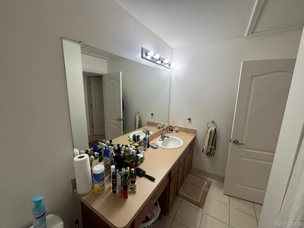 44700 Heather Lane #19 Canton Charter Township, MI 48187