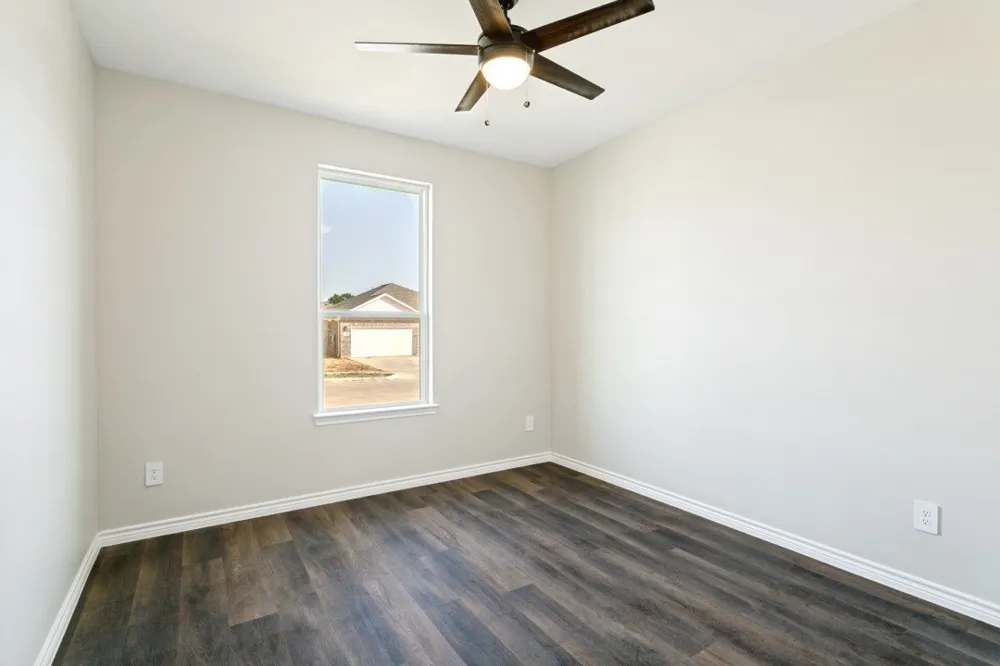 1424 Dry Creek Drive Cleburne, TX 76033