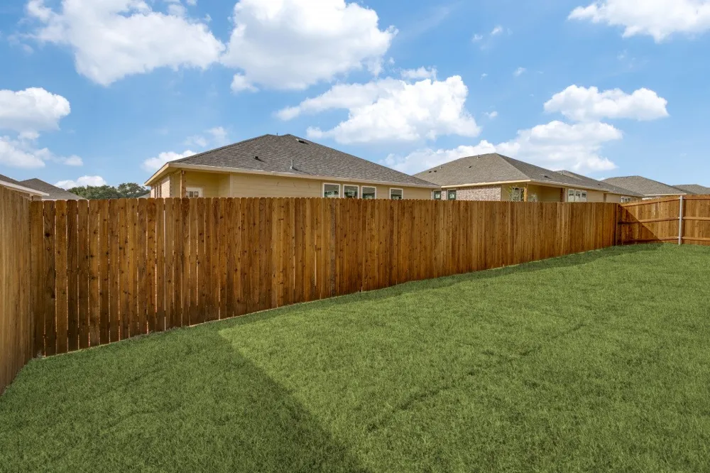 1424 Dry Creek Drive Cleburne, TX 76033