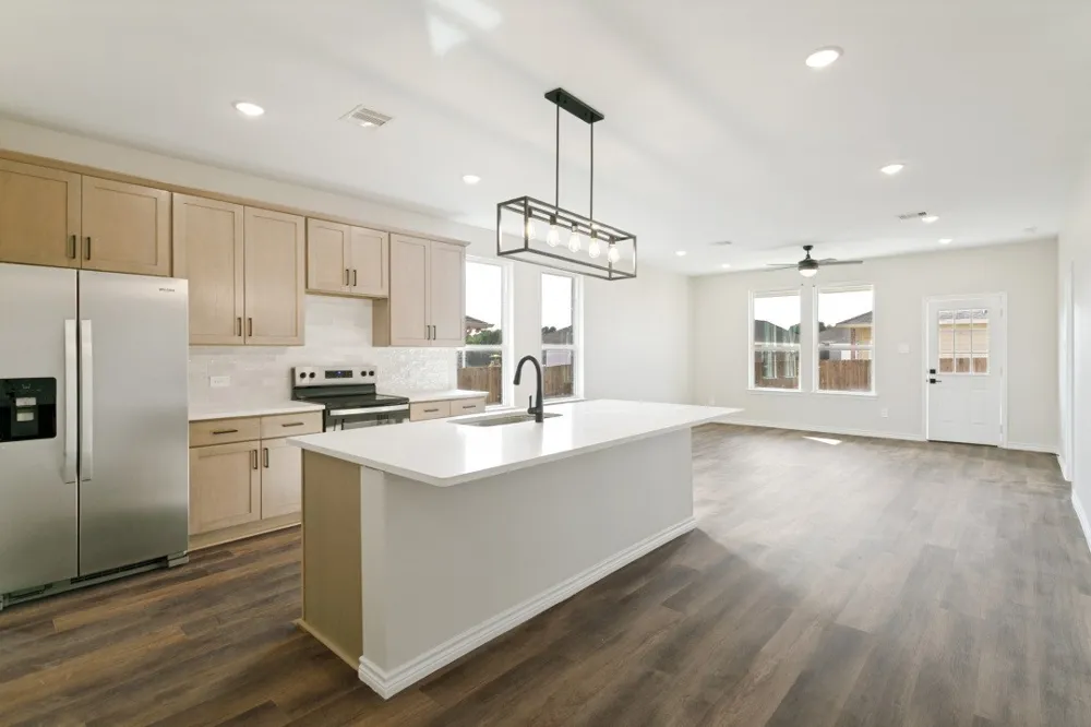 1424 Dry Creek Drive Cleburne, TX 76033