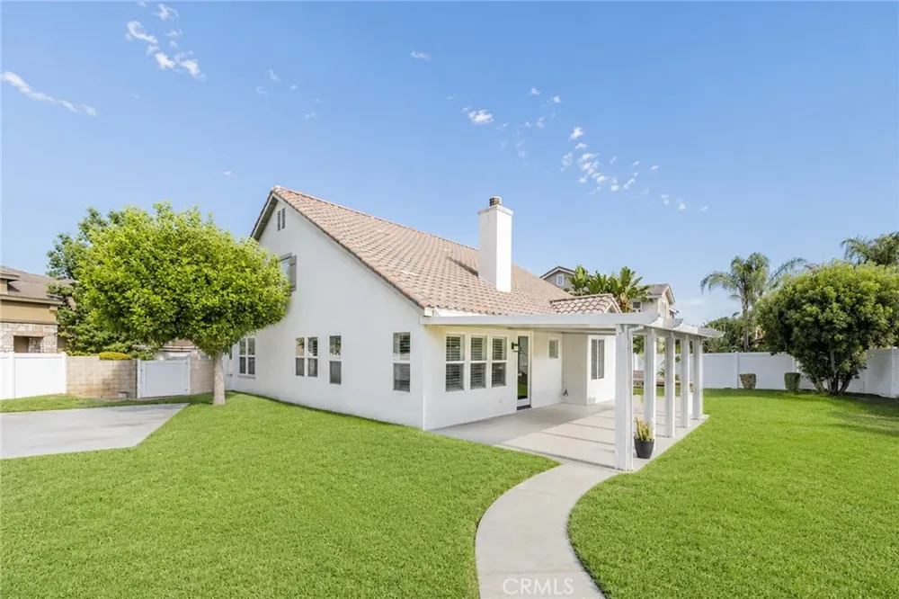 8274 Fern Grove Circle Riverside, CA 92508