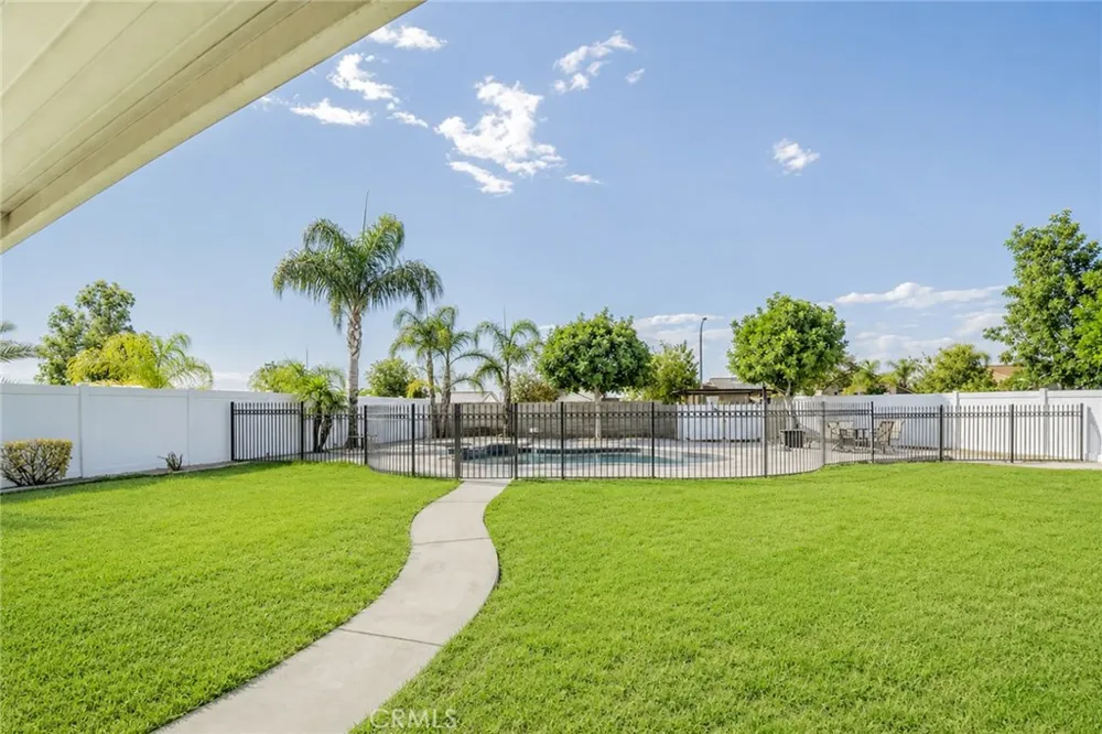8274 Fern Grove Circle Riverside, CA 92508