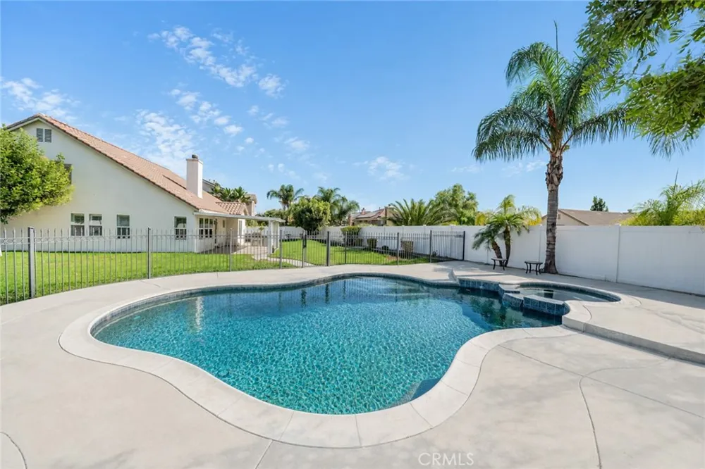 8274 Fern Grove Circle Riverside, CA 92508