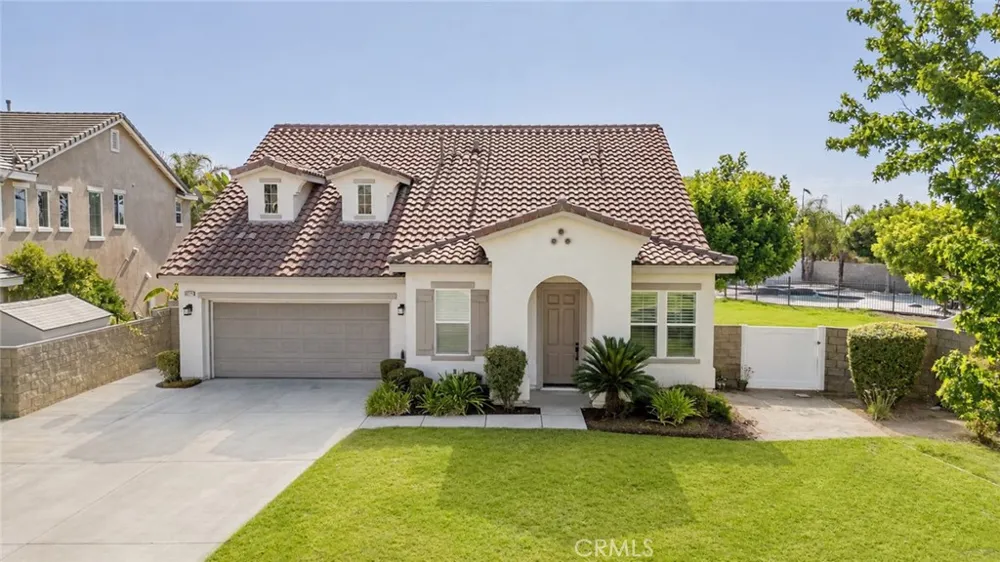 8274 Fern Grove Circle Riverside, CA 92508
