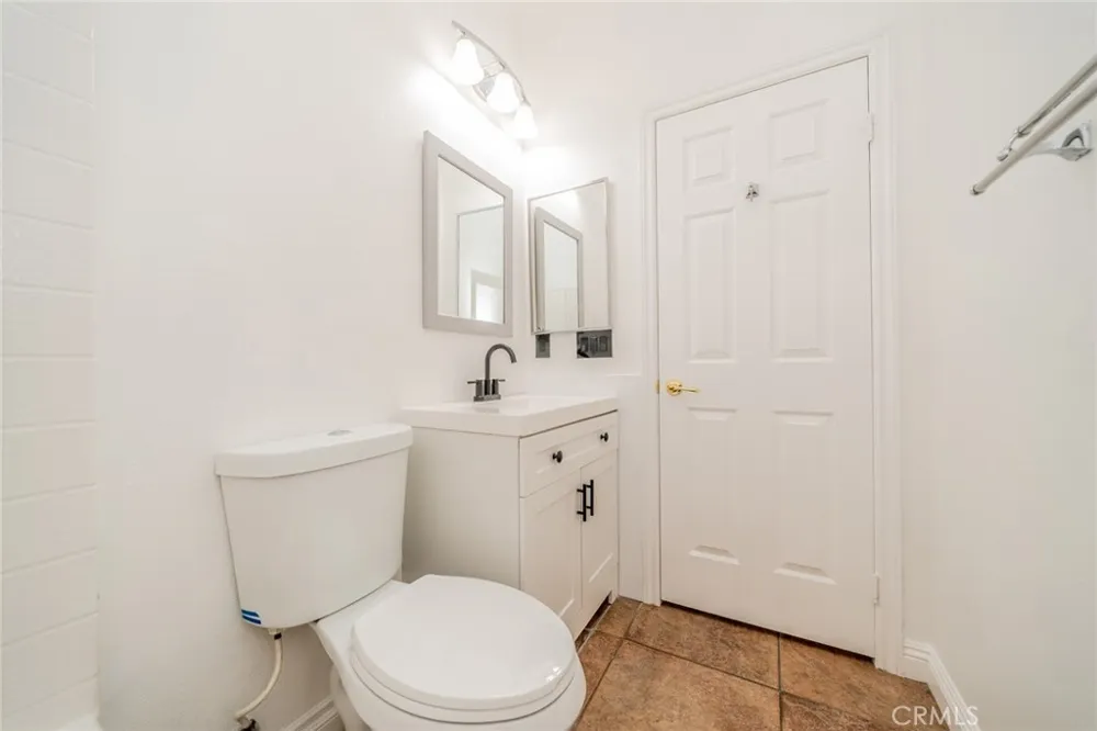 8274 Fern Grove Circle Riverside, CA 92508