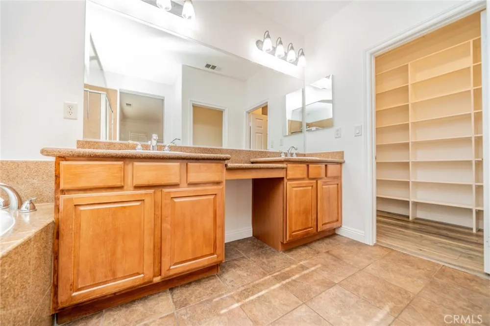 8274 Fern Grove Circle Riverside, CA 92508
