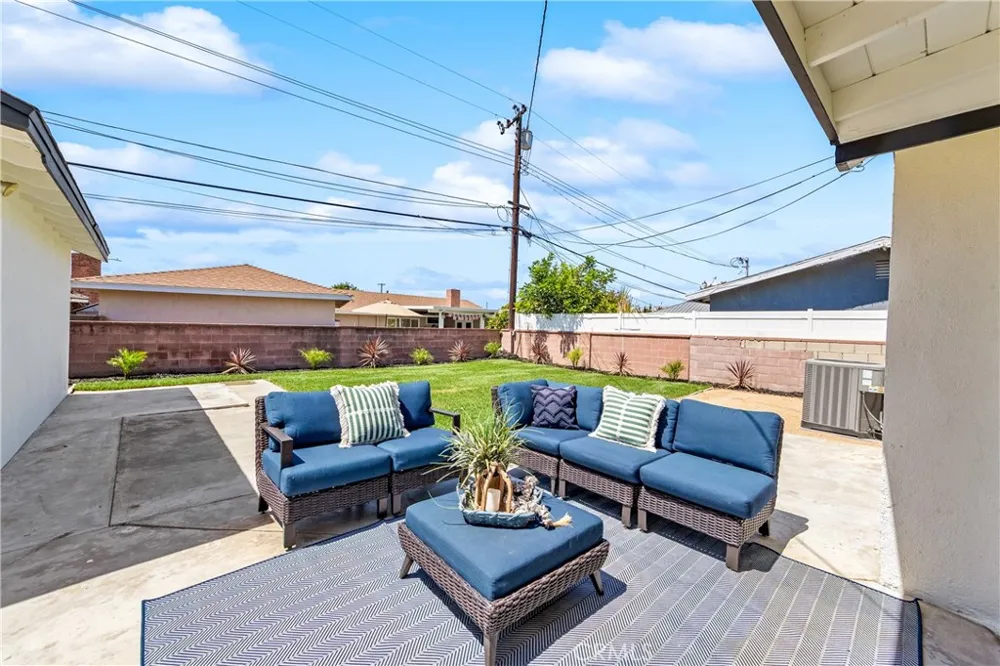6275 San Ricardo Way Buena Park, CA 90620